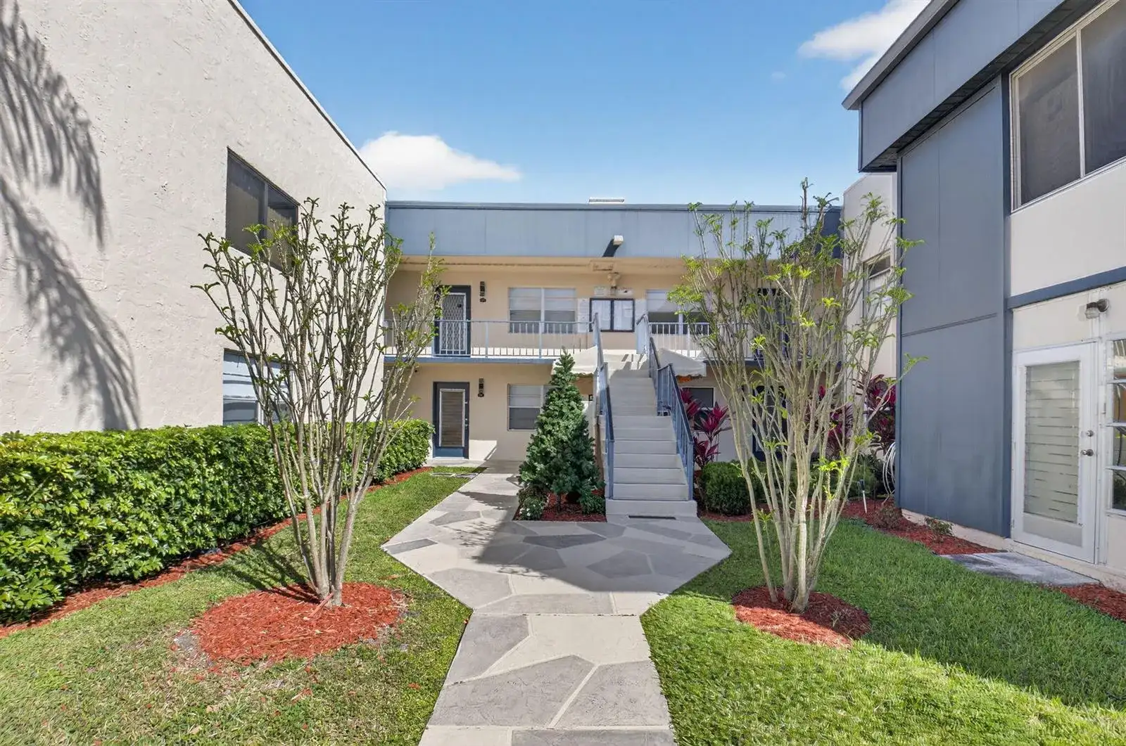 173 Flanders D, Delray Beach FL 33484 photo 5