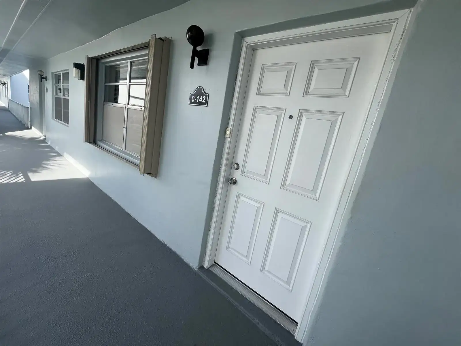 142 Normandy C, Delray Beach FL 33484 photo 4