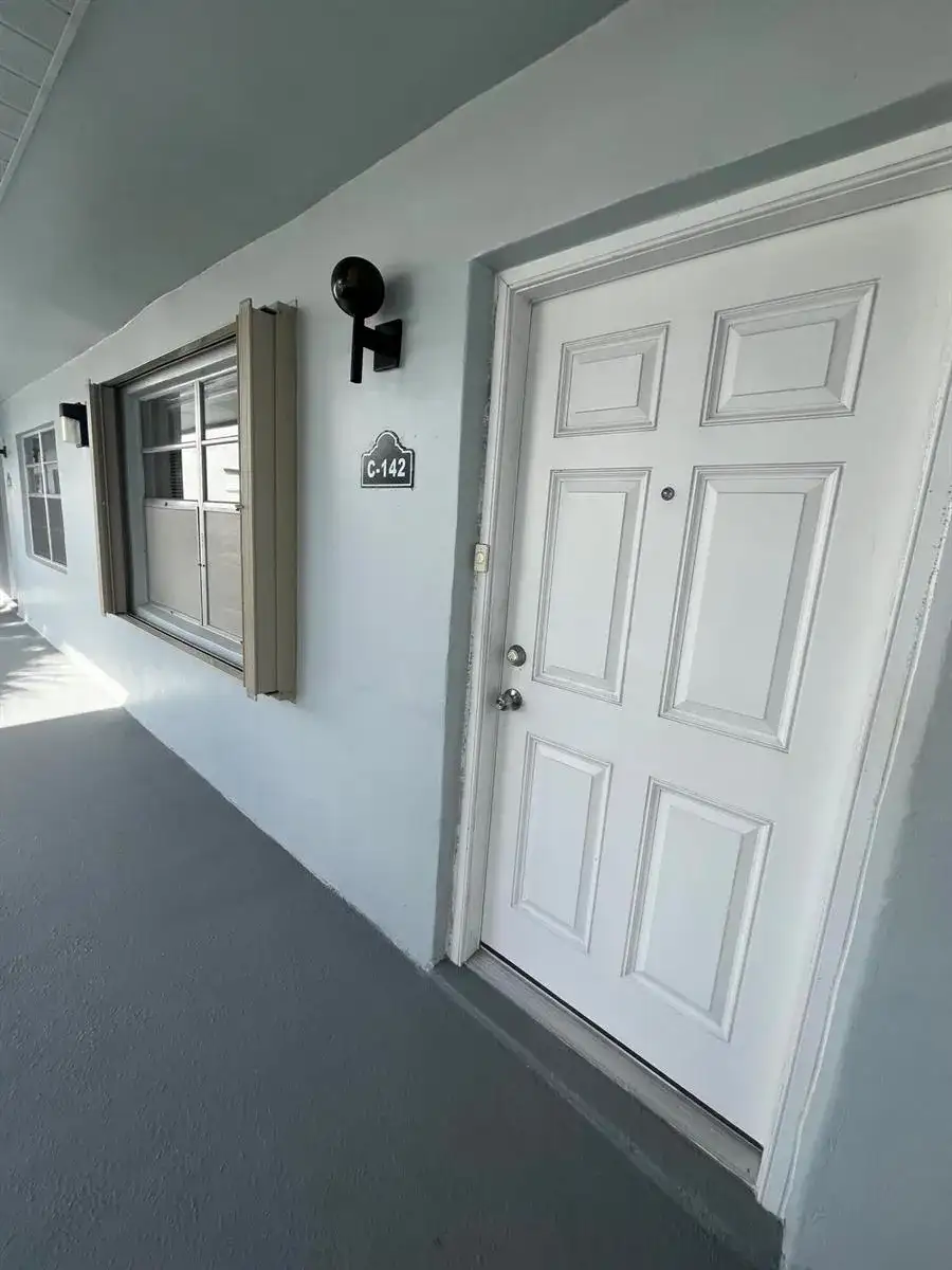 142 Normandy C, Delray Beach FL 33484 photo 5