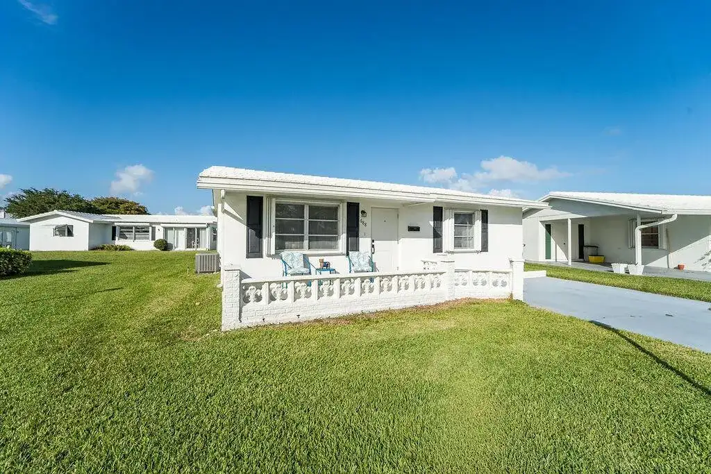 688 SW Lake Court, Boynton Beach FL 33426 photo 3