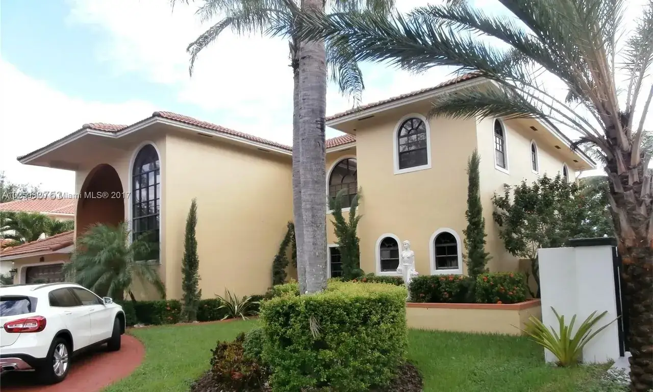 5 bedroom 5 bath Residential for sale at 16253 NW 82nd Ave, Miami Lakes FL 33016