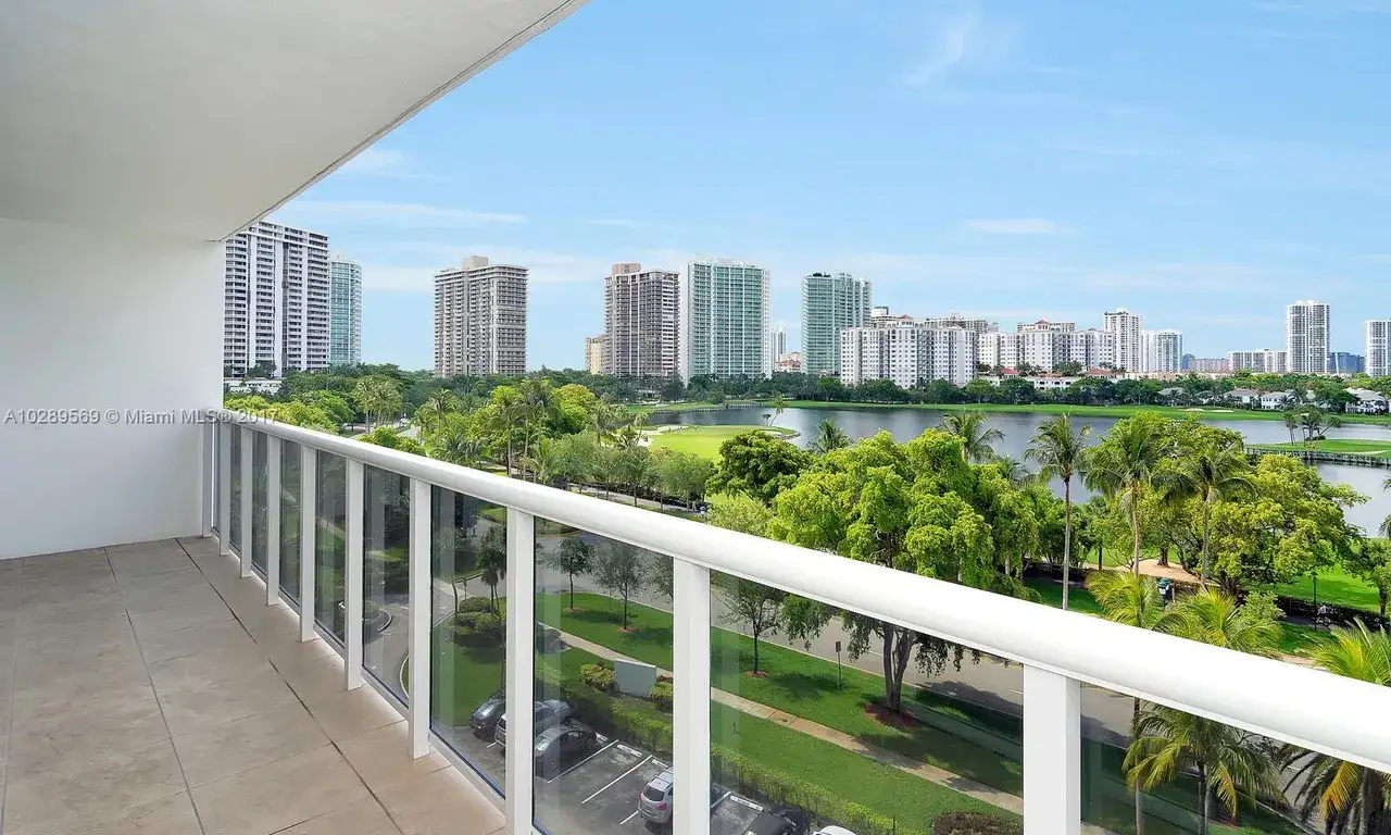 2 bedroom 2 bath Residential for sale at 3625 N Country Club Dr # 706, Aventura FL 33180