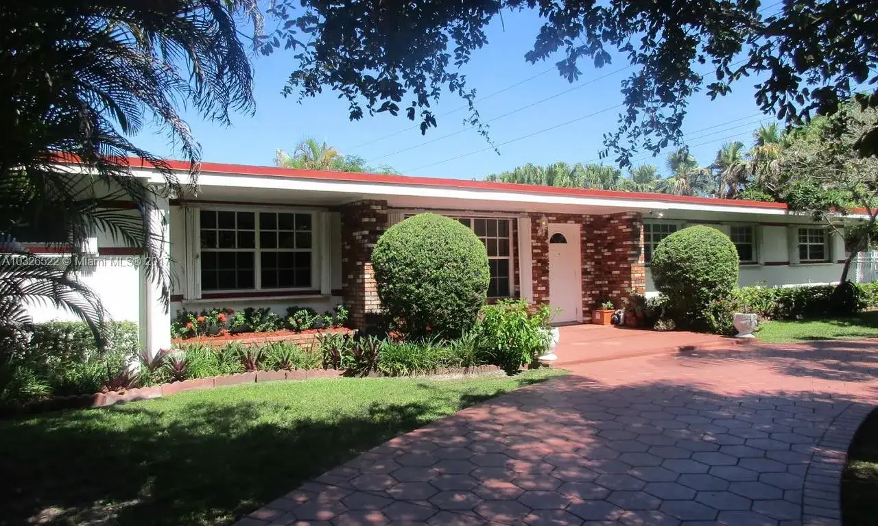 4 bedroom 2 bath Residential for sale at 8135 SW 136th St, Pinecrest FL 33156