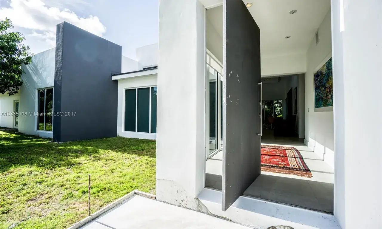 6 bedroom 6 bath Residential for sale at 6295 SW 126th St, Pinecrest FL 33156