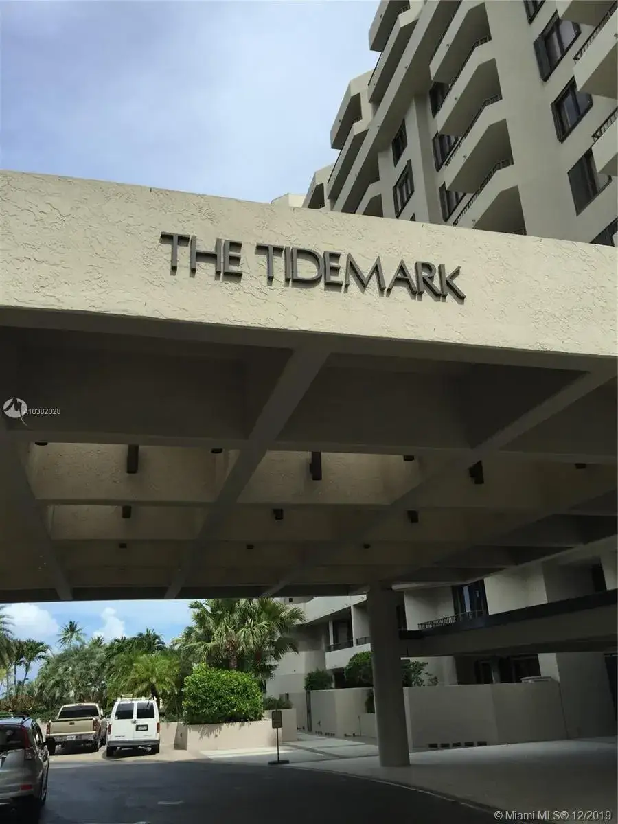 2 bedroom 2 bath Residential Lease for rent at 201 Crandon Blvd # 207, Key Biscayne FL 33149