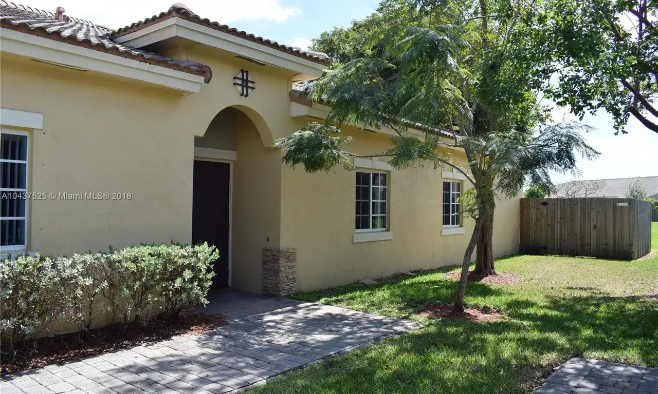 3 bedroom 2 bath Residential for sale at 1225 NE 32nd Ave # 1225, Homestead FL 33033