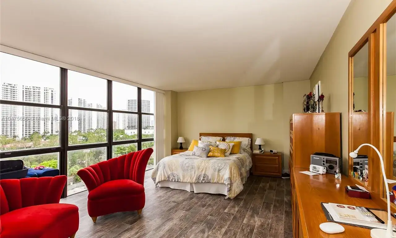 2 bedroom 2 bath Residential for sale at 18181 NE 31st Ct # 1007, Aventura FL 33160
