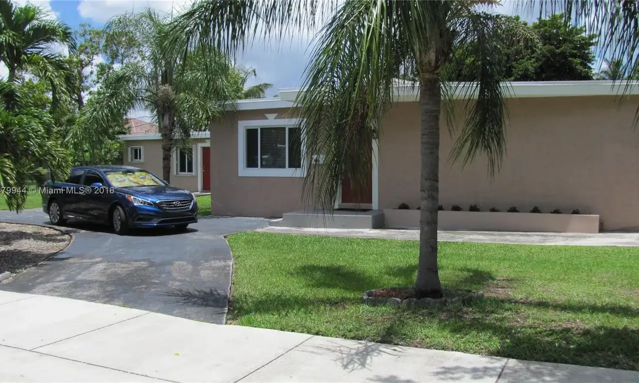 2 bedroom 1 bath Residential Lease for rent at 2251 SW 82nd Ave, Miami FL 33155
