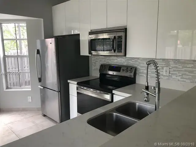 3 bedroom 2 bath Residential for sale at 1225 Seagrape Cir, Weston FL 33326