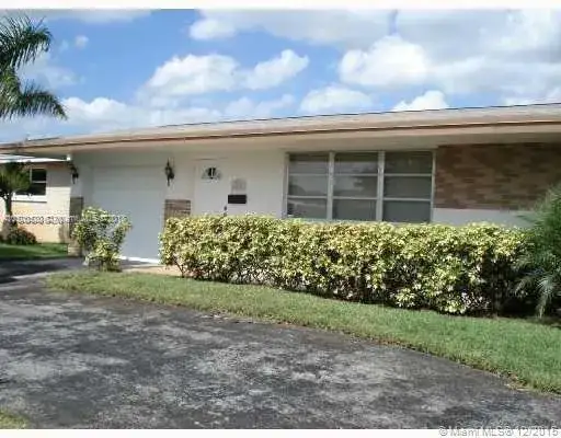 2 bedroom 1 bath Residential Lease for rent at 8831 NW 13th St, Pembroke Pines FL 33024