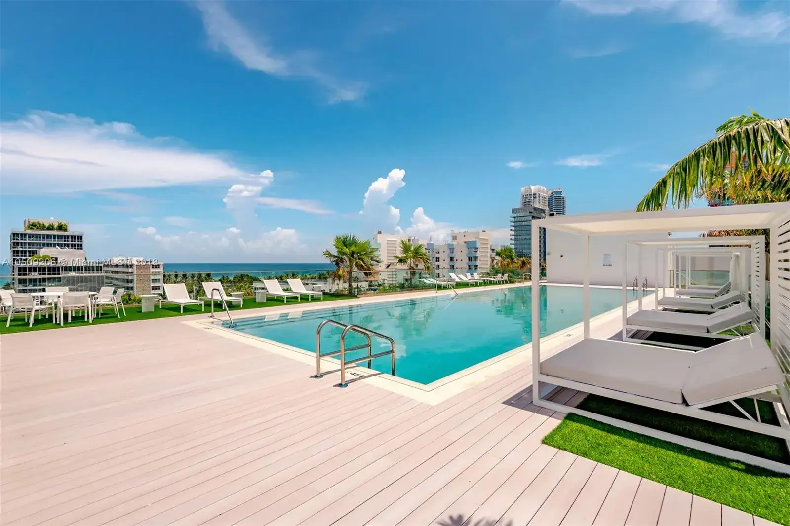 2 bedroom 2 bath Residential for sale at 300 Collins Ave # 3D, Miami Beach FL 33139