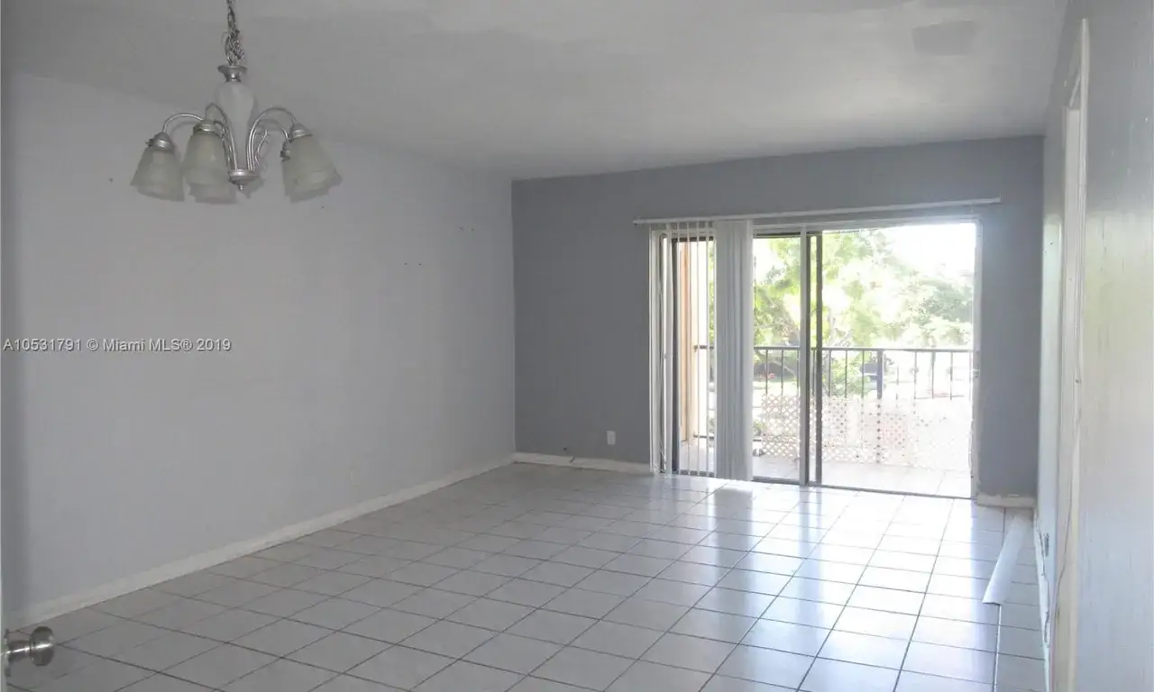 2 bedroom 2 bath Residential for sale at 13715 Kendale Lakes Cir # A3, Miami FL 33183