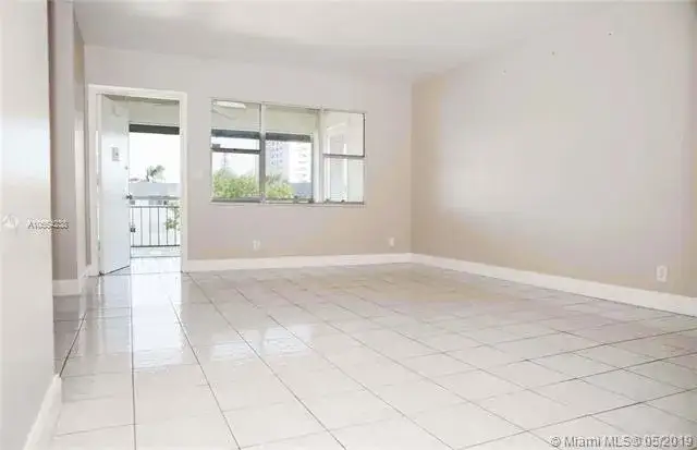 2 bedroom 2 bath Residential for sale at 270 Layne Blvd # 305, Hallandale Beach FL 33009