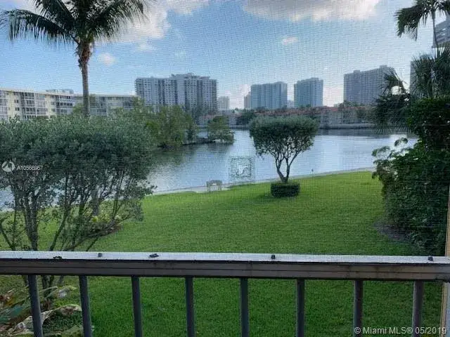 2 bedroom 2 bath Residential for sale at 3030 Marcos Dr # T205, Aventura FL 33160