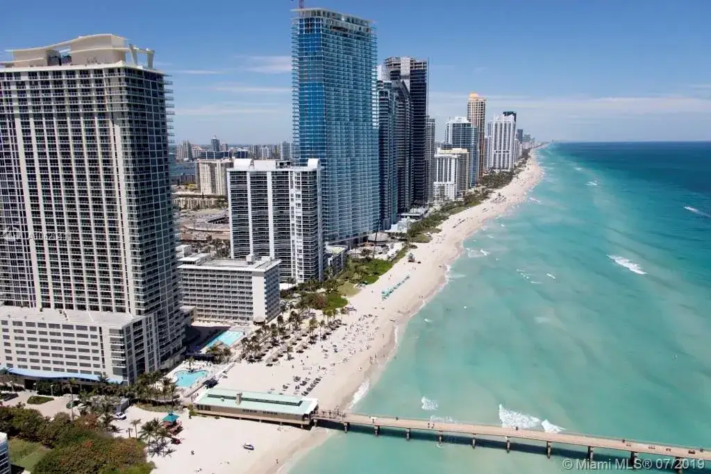 2 bedroom 2 bath Residential for sale at 250 174th St # 302, Sunny Isles Beach FL 33160