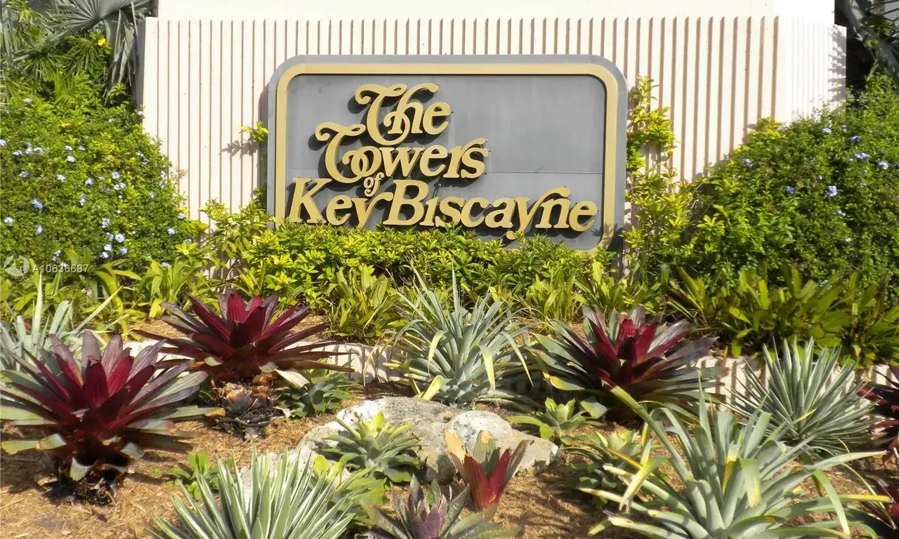 2 bedroom 2 bath Residential Lease for rent at 1121 Crandon Blvd # E105, Key Biscayne FL 33149