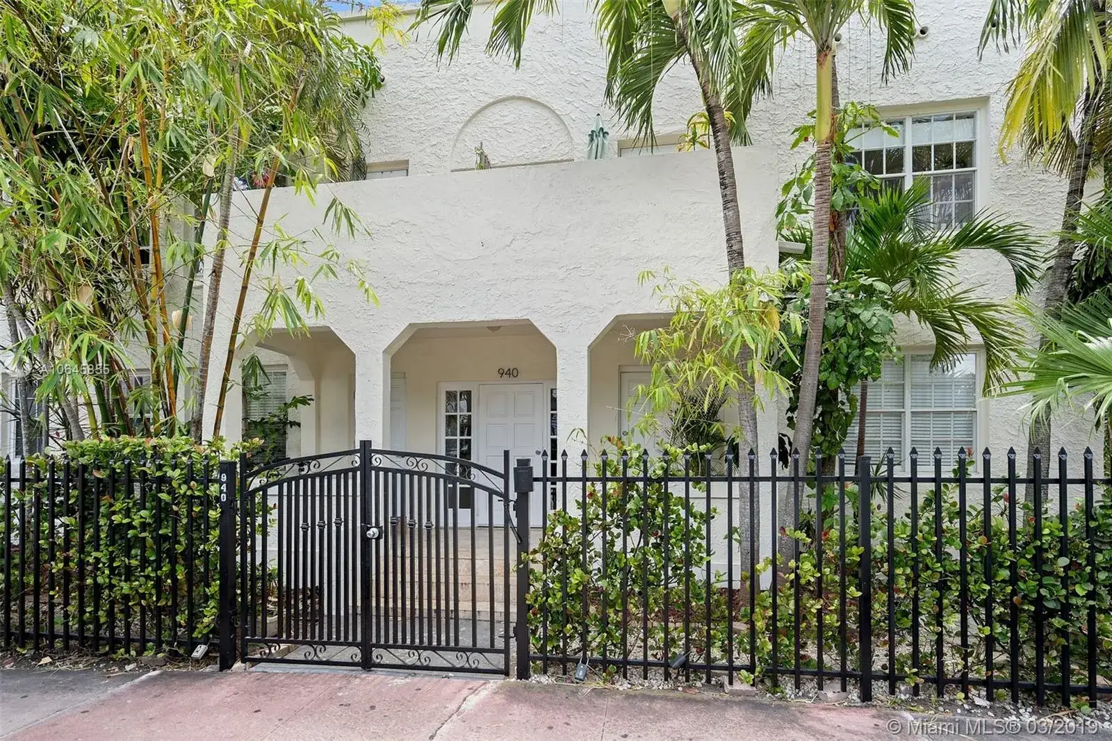 2 bedroom 1 bath Residential for sale at 940 7th St # D, Miami Beach FL 33139
