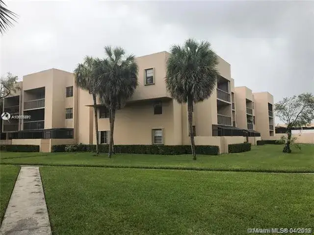 2 bedroom 2 bath Residential for sale at 10425 SW 112th Ave # 304, Miami FL 33176