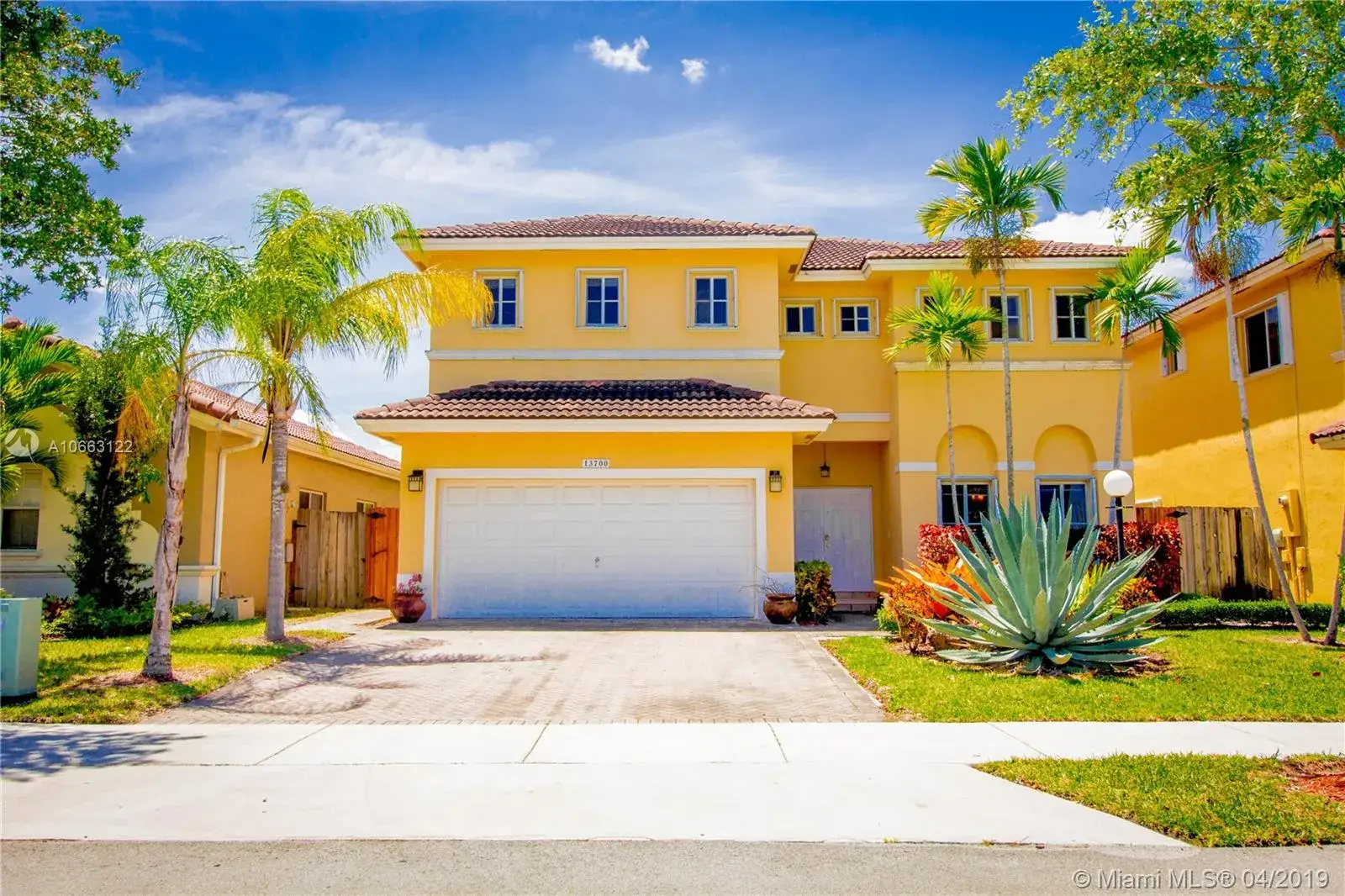 4 bedroom 4 bath Residential for sale at 13700 SW 127th Ct, Miami FL 33186