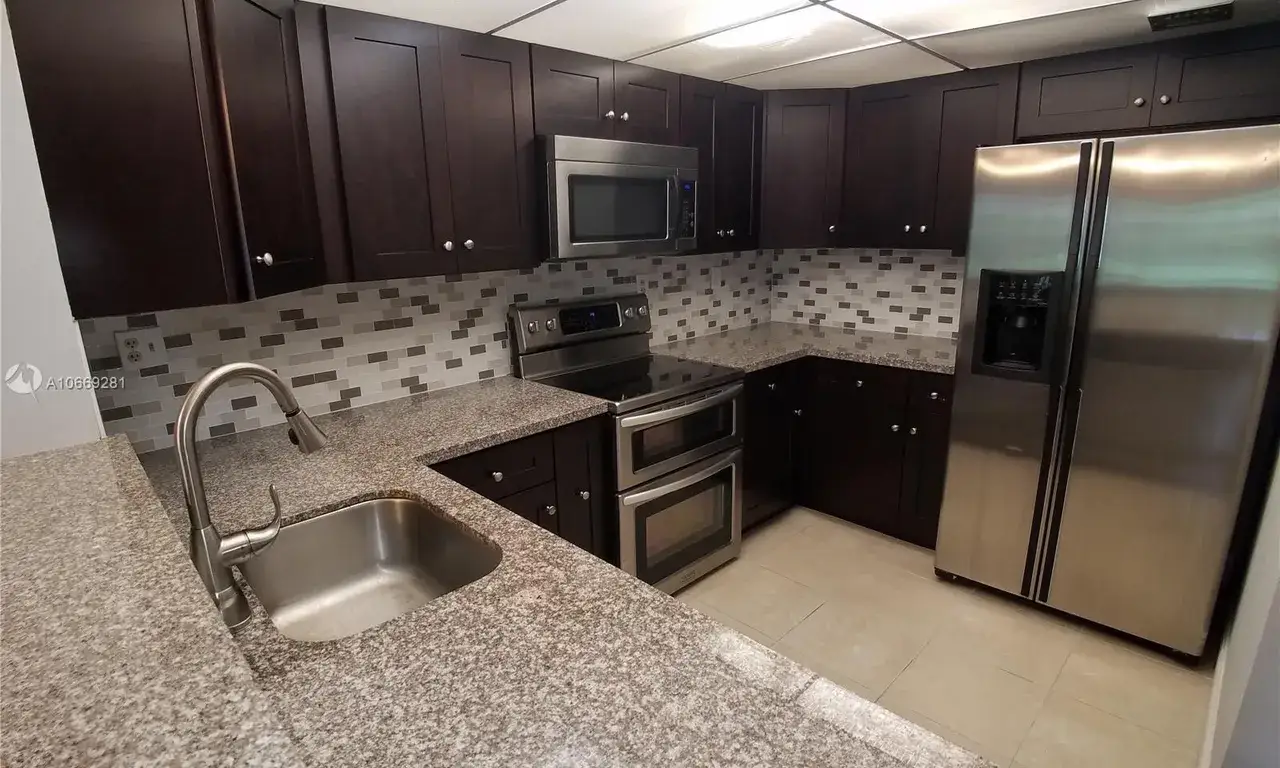 3 bedroom 2 bath Residential Lease for rent at 9050 NW 28th St # 114, Coral Springs FL 33065