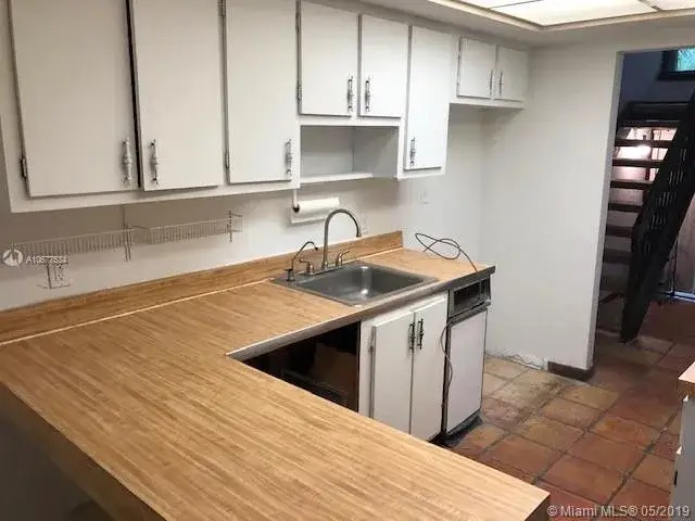 3 bedroom 2 bath Residential for sale at 19420 NE 26th Ave # 123D, Miami FL 33180