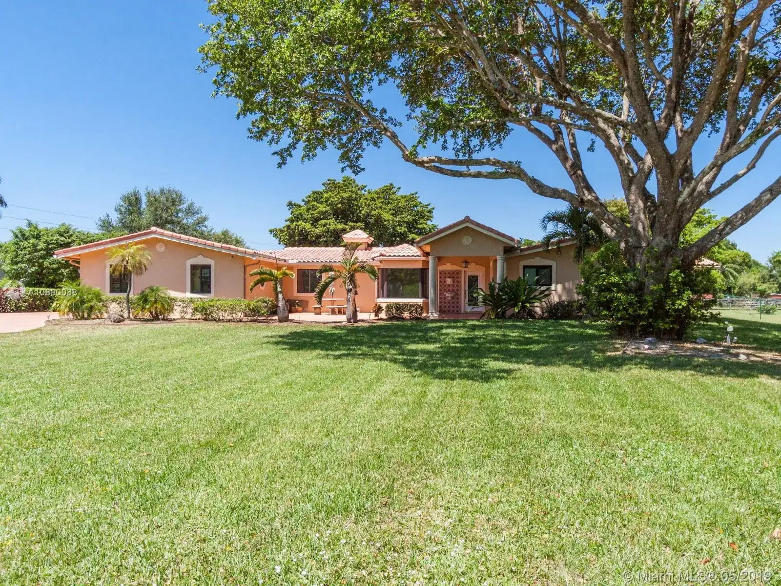 5 bedroom 4 bath Residential for sale at 1910 SW 116th Ave, Davie FL 33325