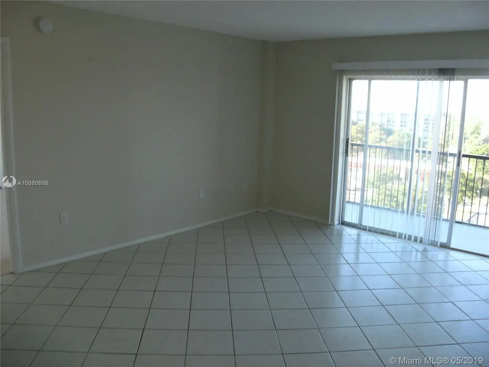 1 bedroom 1 bath Residential for sale at 4174 Inverrary Dr # 911, Lauderhill FL 33319