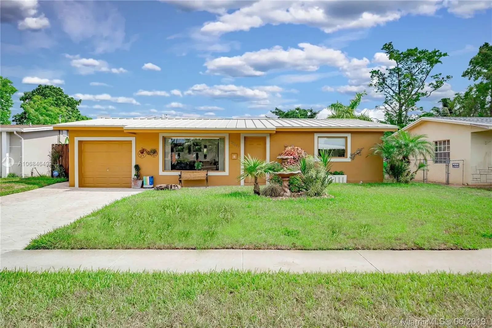 2 bedroom 1 bath Residential for sale at 6541 NW 24th St, Sunrise FL 33313