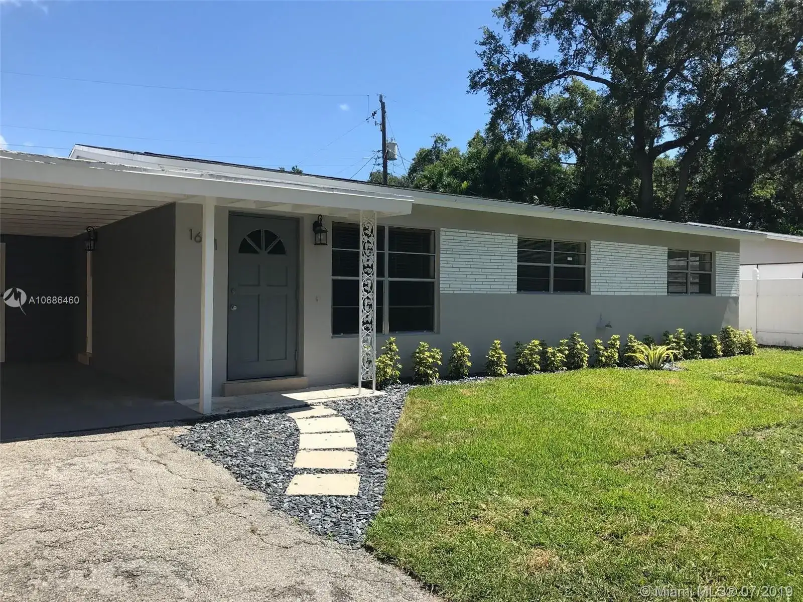 3 bedroom 2 bath Residential for sale at 1601 SW 32nd Pl, Fort Lauderdale FL 33315