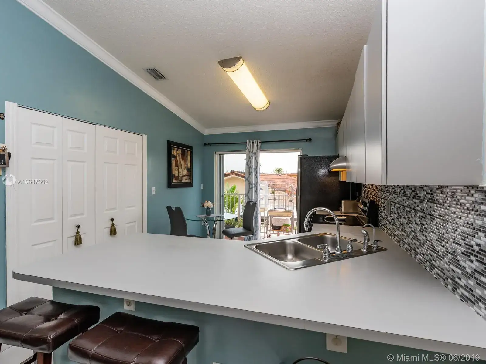 2 bedroom 2 bath Residential for sale at 3375 W 76th St # 211, Hialeah FL 33018