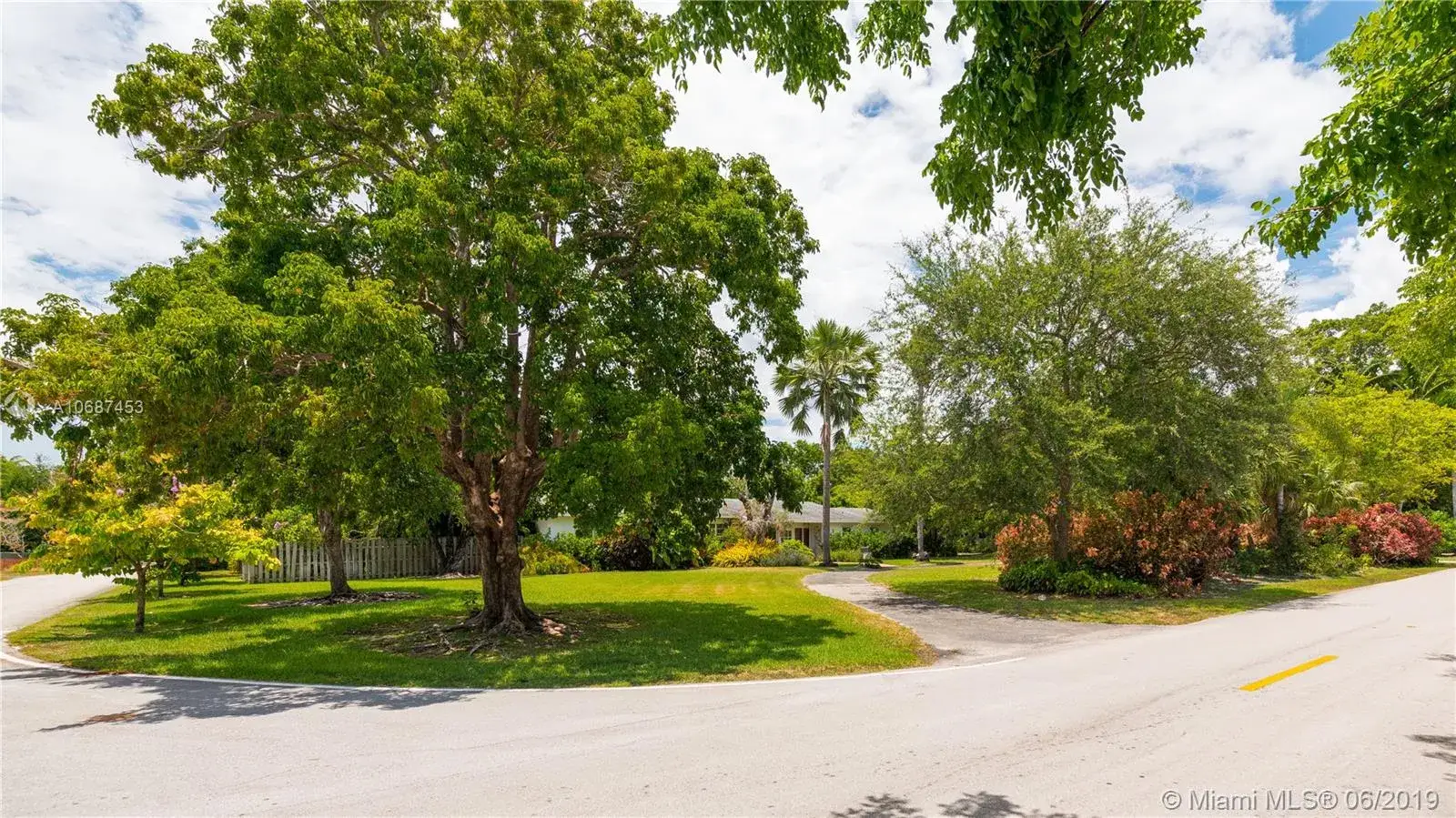 6 bedroom 7 bath Residential for sale at 11360 SW 60th Ave, Pinecrest FL 33156