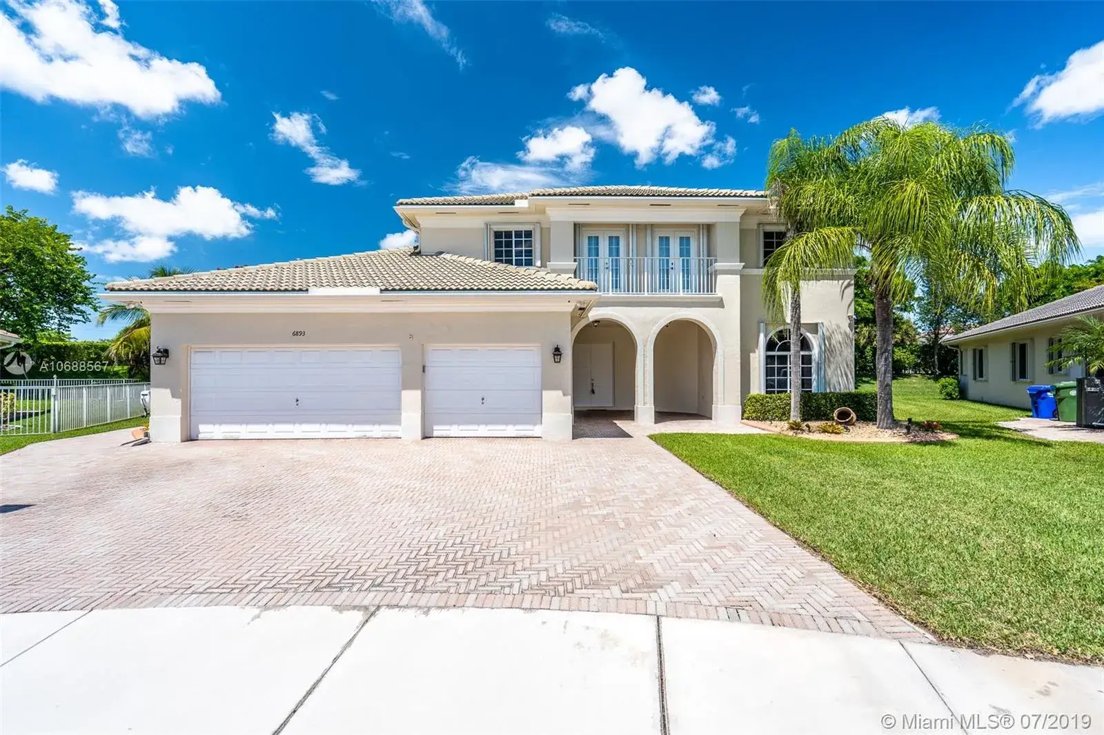 5 bedroom 3 bath Residential for sale at 6893 SW 194th Ave, Pembroke Pines FL 33332