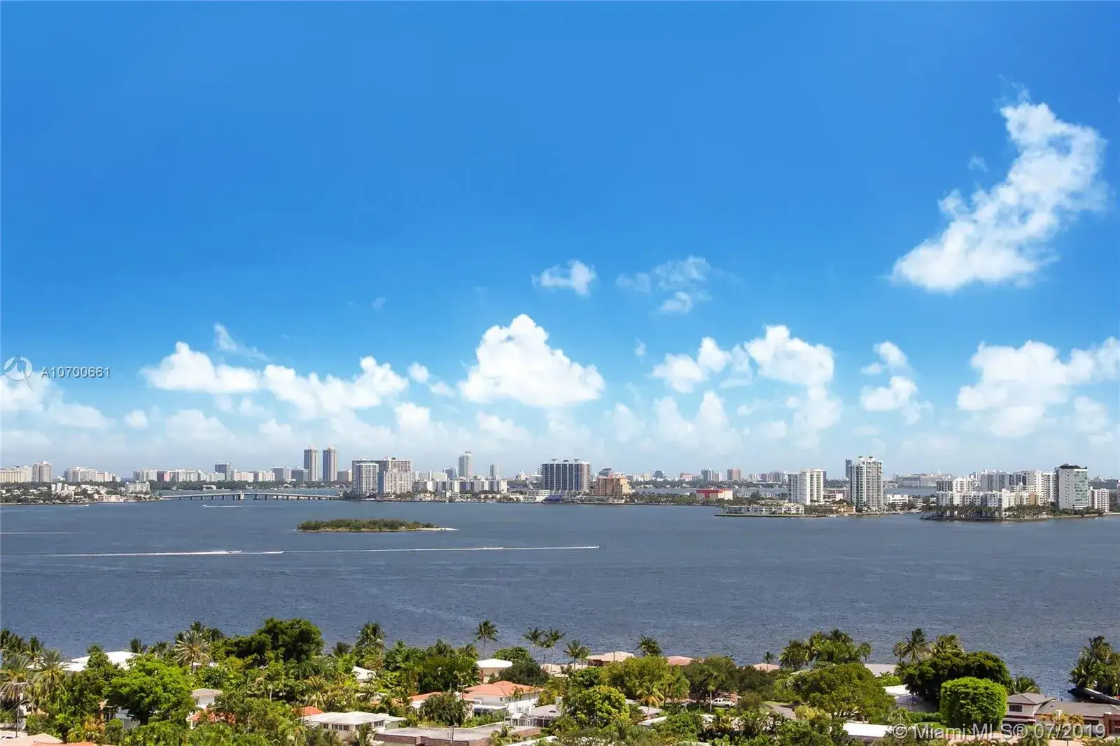 2 bedroom 2 bath Residential for sale at 1000 Quayside Ter # 1906, Miami FL 33138