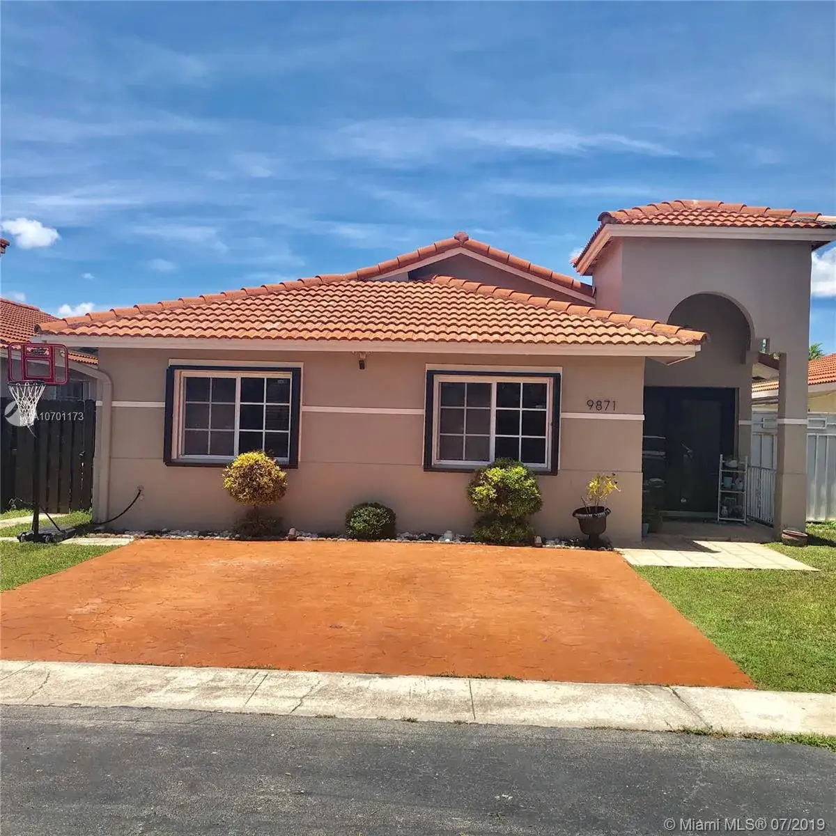 3 bedroom 2 bath Residential for sale at 9871 NW 123rd Ter, Hialeah Gardens FL 33018