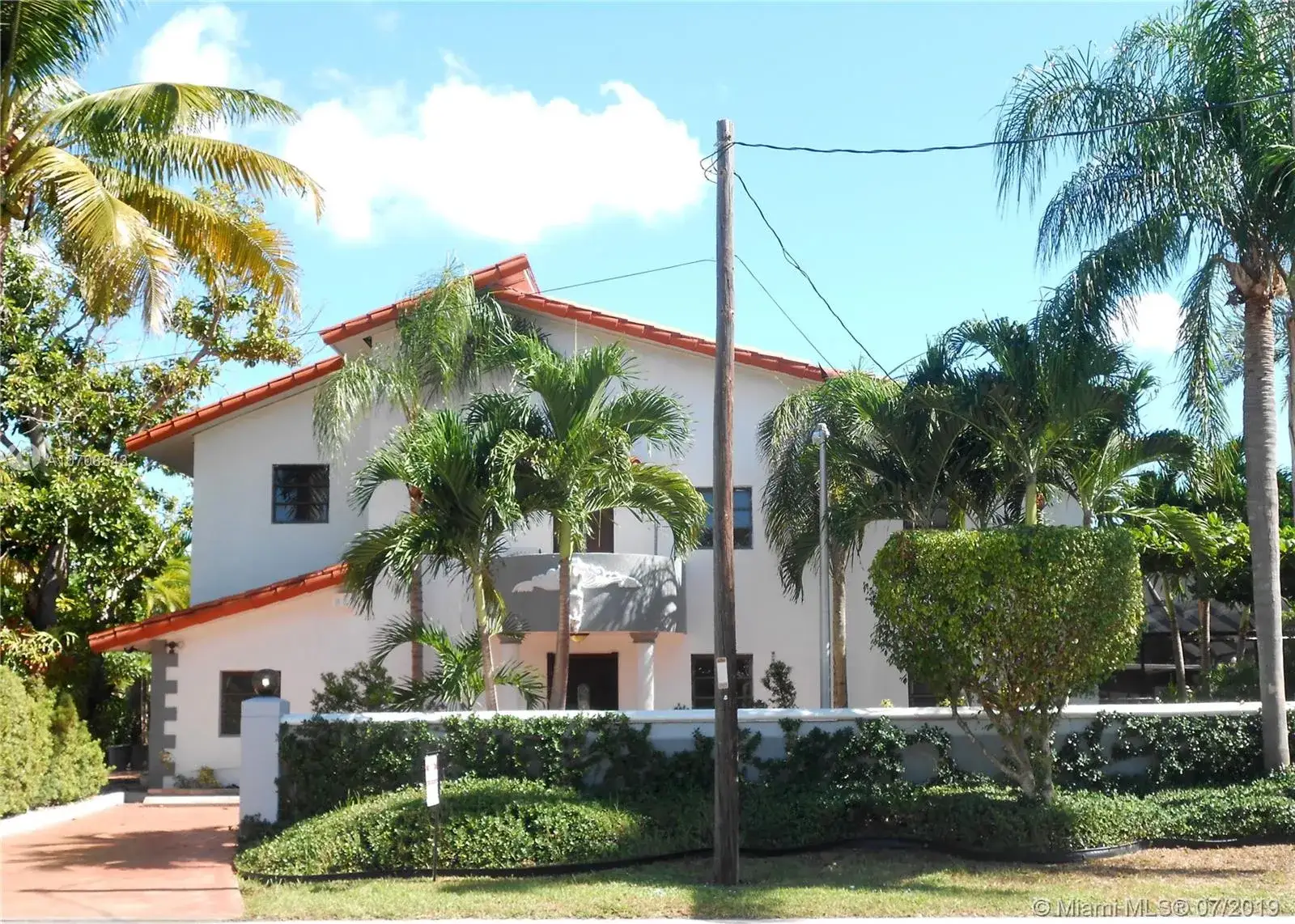 5 bedroom 4 bath Residential for sale at 210 NE 107th St, Miami Shores FL 33161