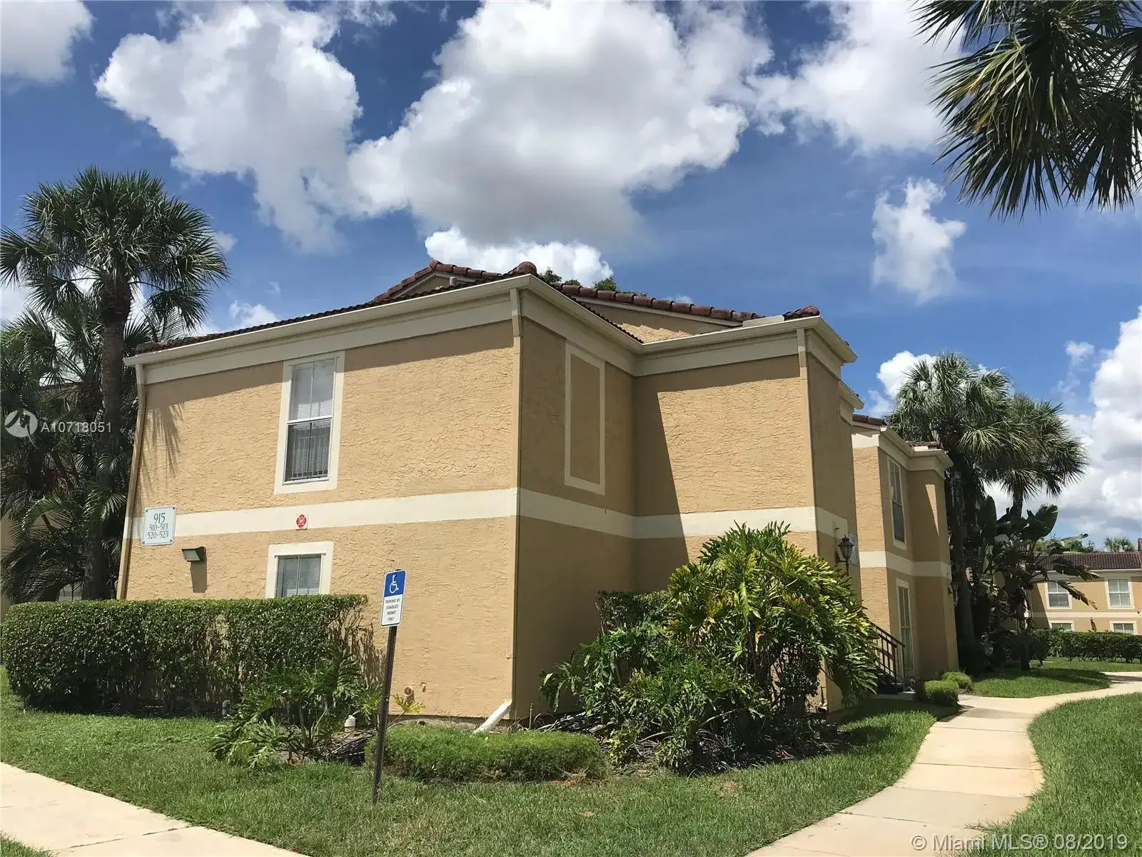 2 bedroom 2 bath Residential for sale at 915 Riverside Dr # 513, Coral Springs FL 33071