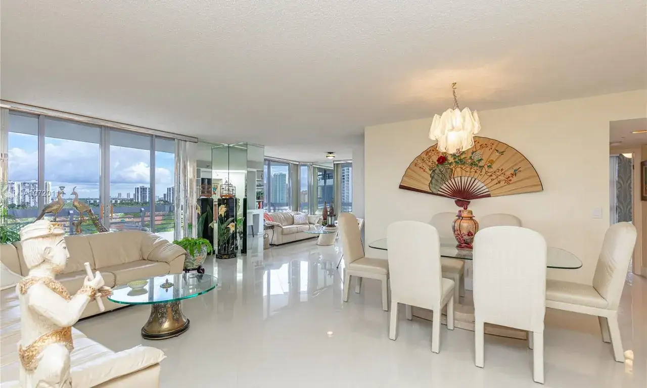 2 bedroom 2 bath Residential for sale at 3500 Mystic Pointe Dr # 1205, Aventura FL 33180