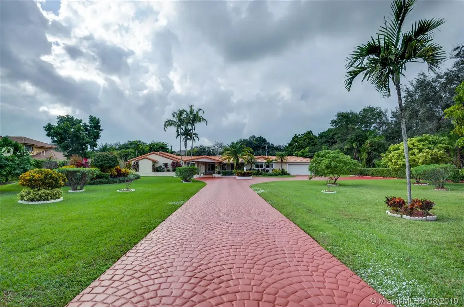 5 bedroom 6 bath Residential for sale at 10750 SW 67th Ave, Pinecrest FL 33156