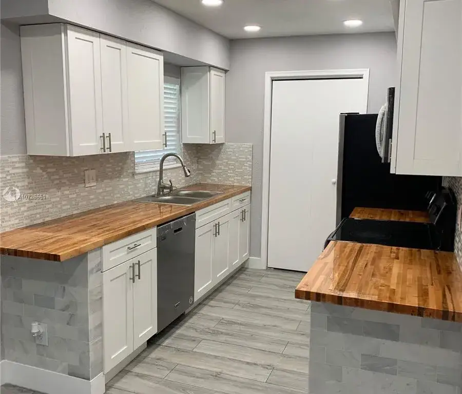 2 bedroom 1 bath Residential for sale at 833 Riverside Dr # 830, Coral Springs FL 33071