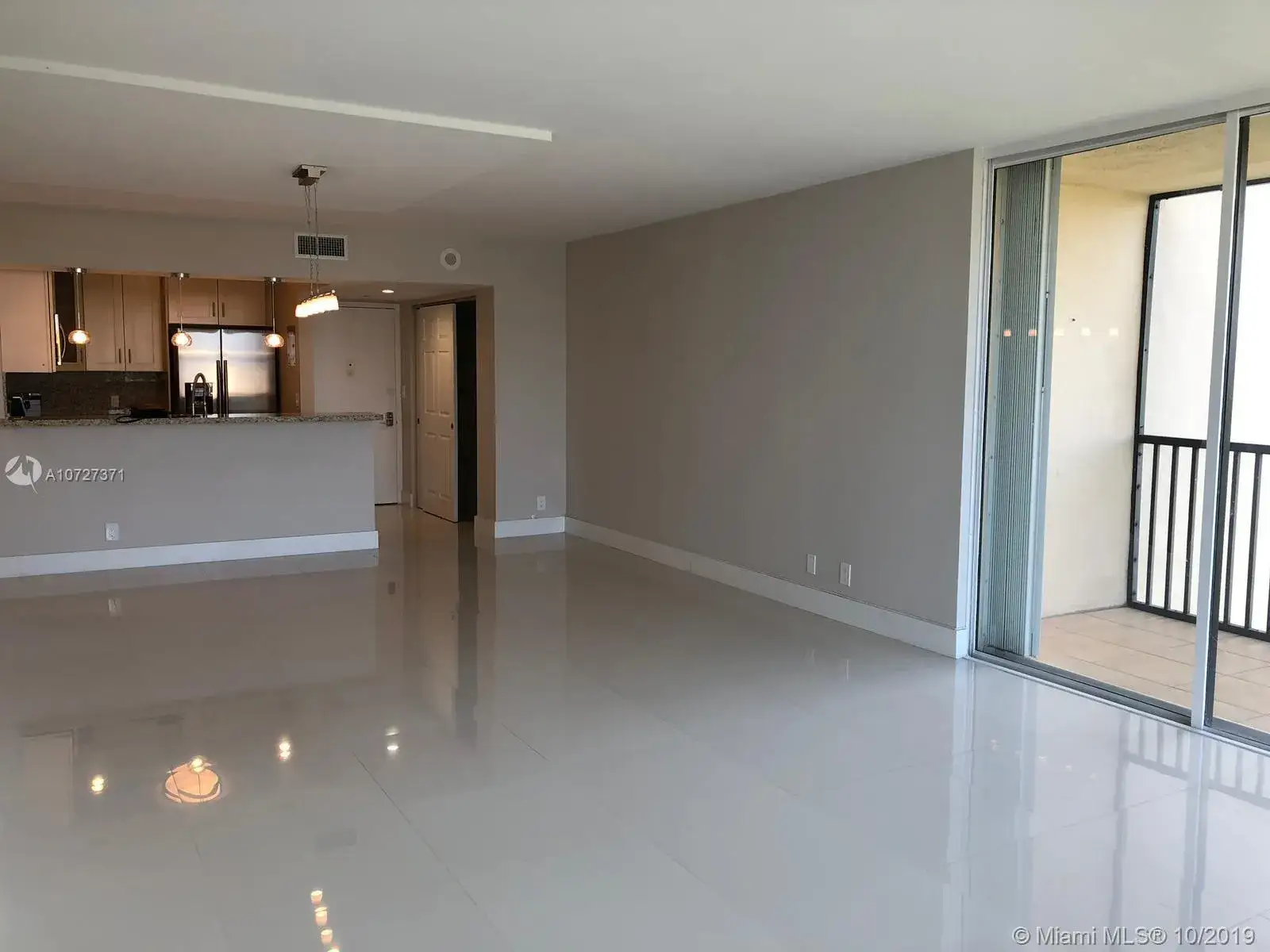 2 bedroom 2 bath Residential for sale at 20335 W Country Club Dr # 909, Aventura FL 33180