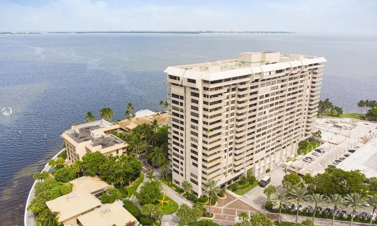 2 bedroom 2 bath Residential for sale at 3 Grove Isle Dr # C208, Miami FL 33133