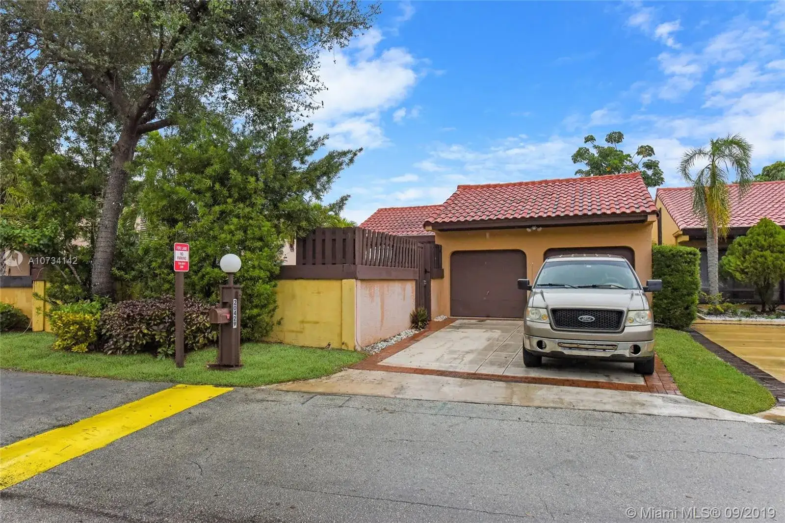 3 bedroom 2 bath Residential Lease for rent at 20429 NE 10th Ct Rd, Miami FL 33179