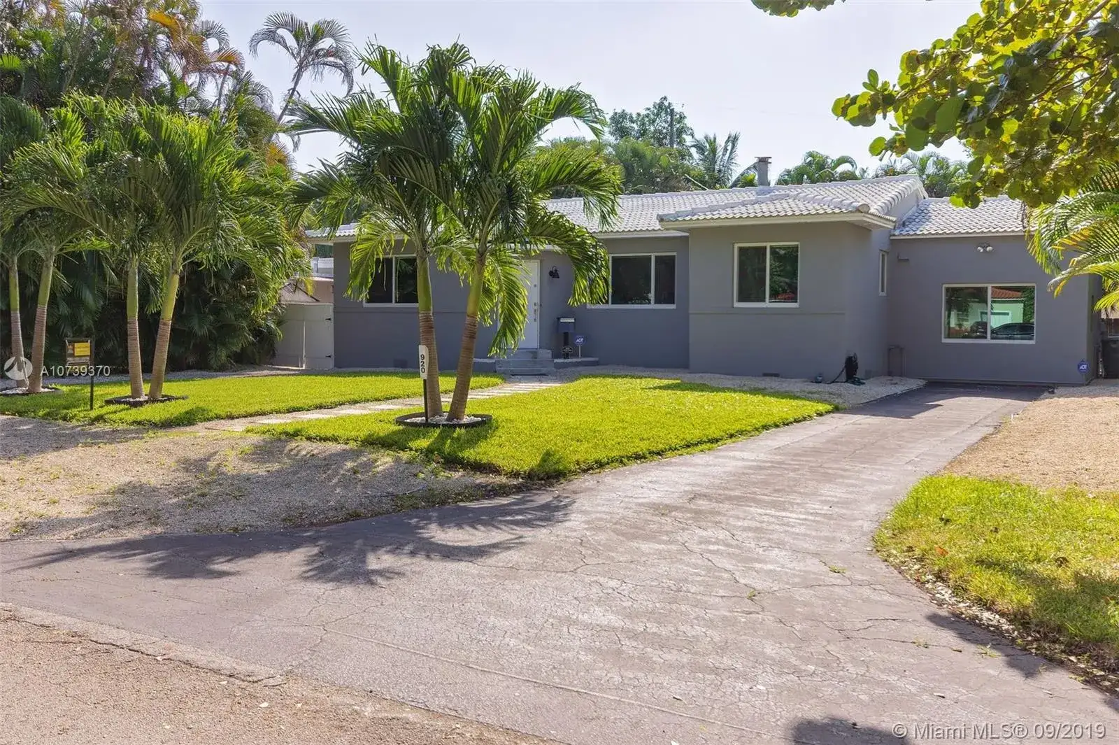 3 bedroom 2 bath Residential for sale at 920 NE 118th St, Biscayne Park FL 33161
