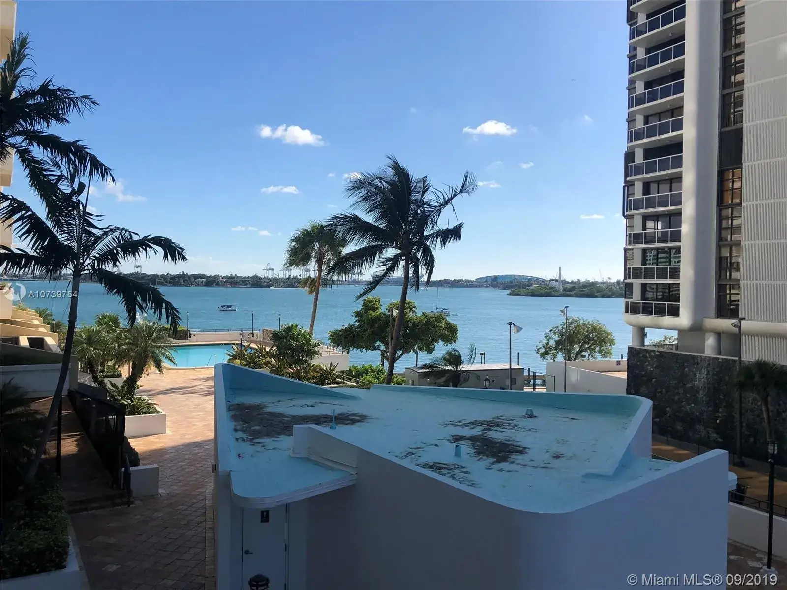 2 bedroom 2 bath Residential for sale at 11 Island Ave # 407, Miami Beach FL 33139