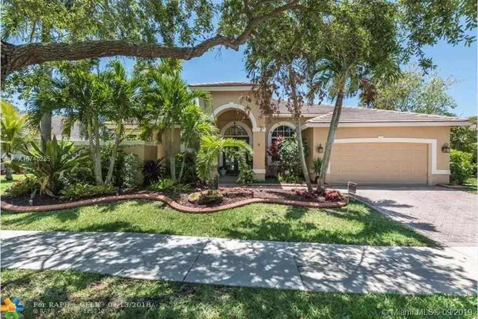 4 bedroom 3 bath Residential for sale at 1209 Ginger Cir, Weston FL 33326