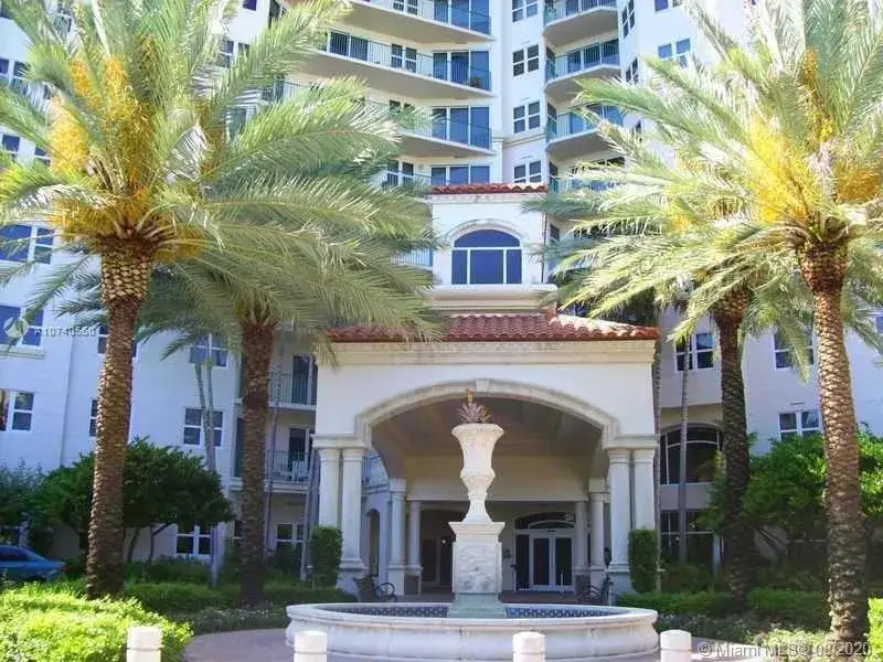 2 bedroom 2 bath Residential for sale at 19900 E Country Club Dr # 616, Aventura FL 33180