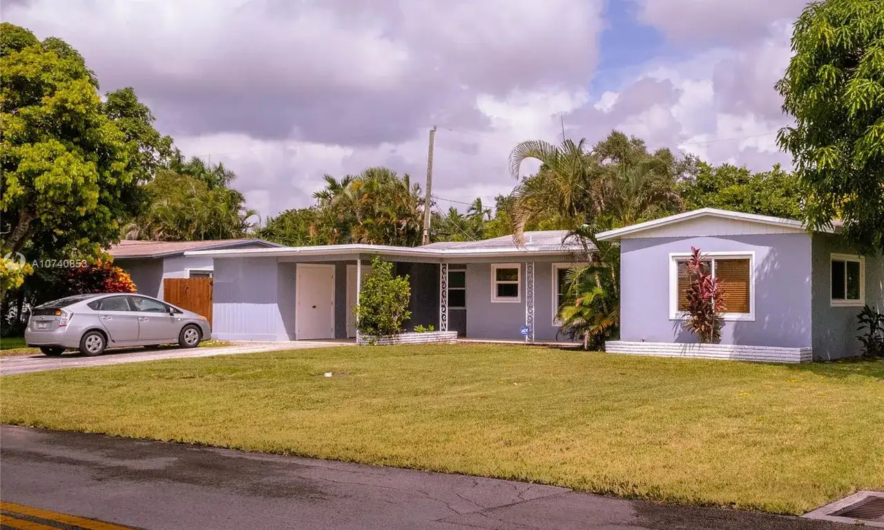 3 bedroom 2 bath Residential for sale at 1201 SW 21st Ct, Fort Lauderdale FL 33315