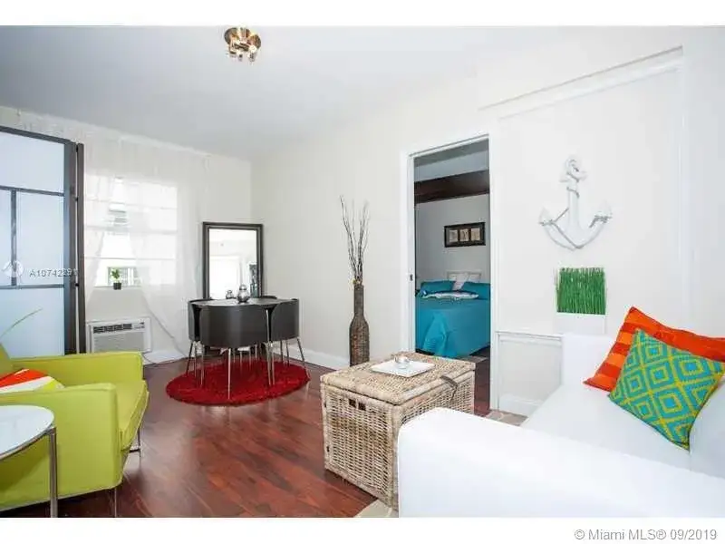 1 bedroom 1 bath Residential for sale at 335 Ocean Dr # 228, Miami Beach FL 33139