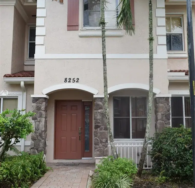 3 bedroom 2 bath Residential for sale at 8252 SW 29th St # 102, Miramar FL 33025