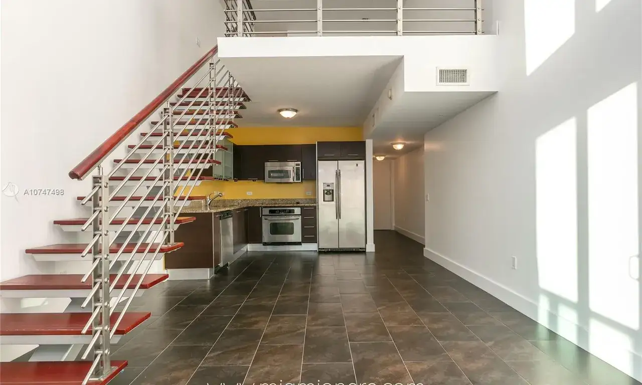 1 bedroom 1 bath Residential Lease for rent at 41 SE 5th St # 606, Miami FL 33131